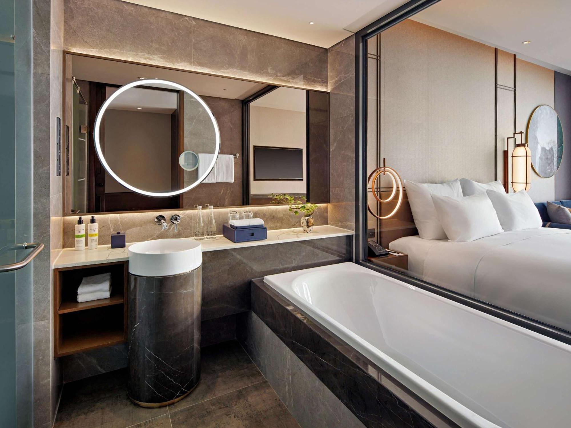 Pullman Hai Phong Grand Hotel Bagian luar foto