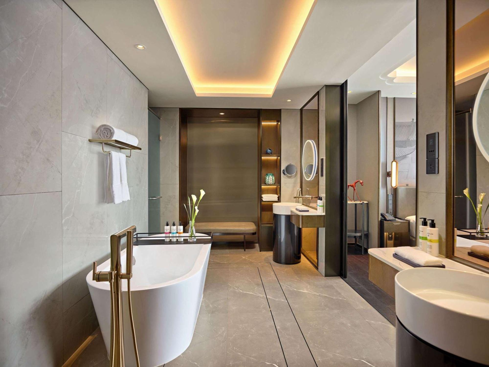 Pullman Hai Phong Grand Hotel Bagian luar foto