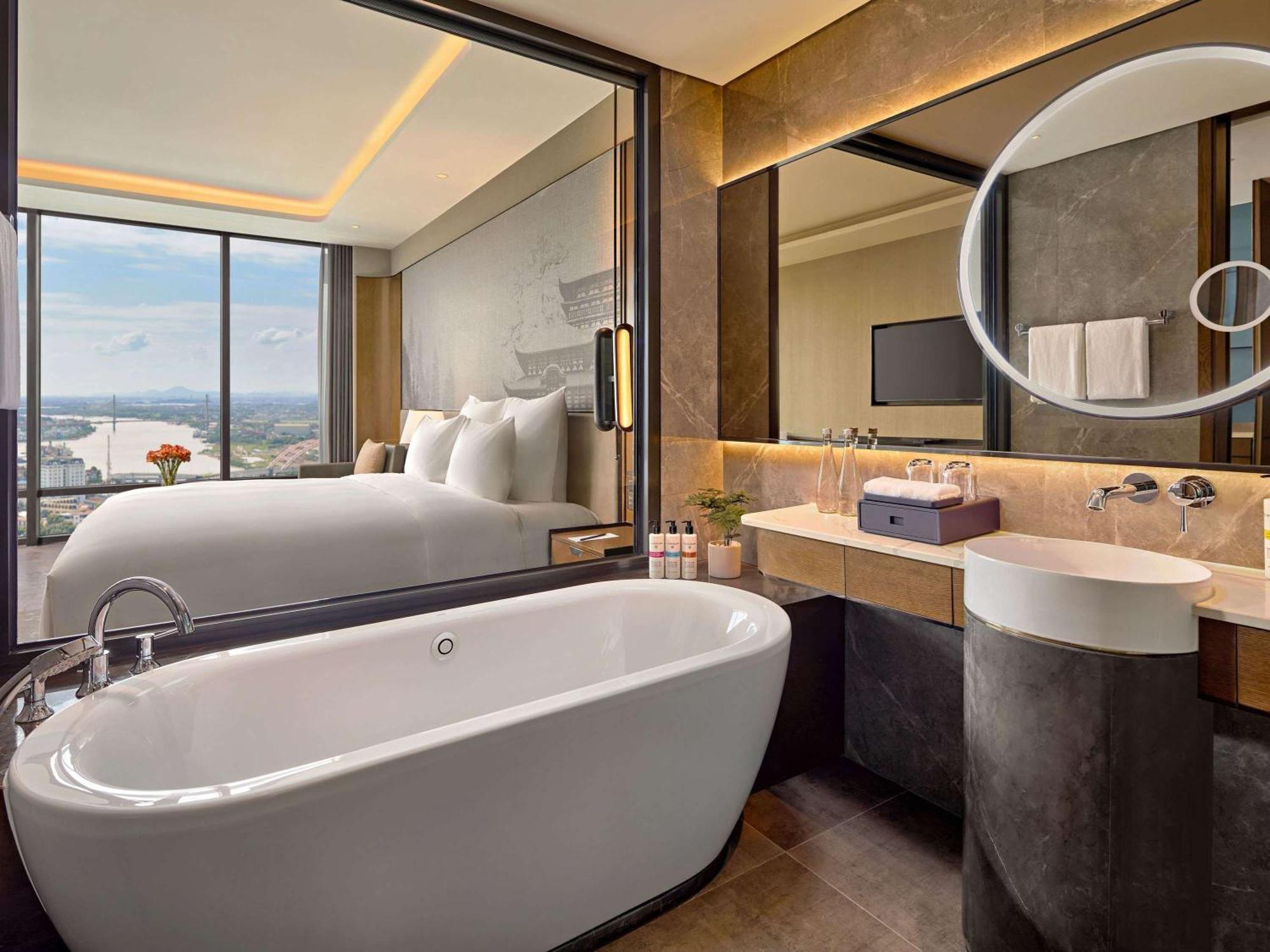 Pullman Hai Phong Grand Hotel Bagian luar foto